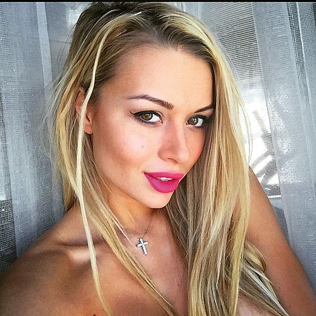 25P Alisa Moor Nude