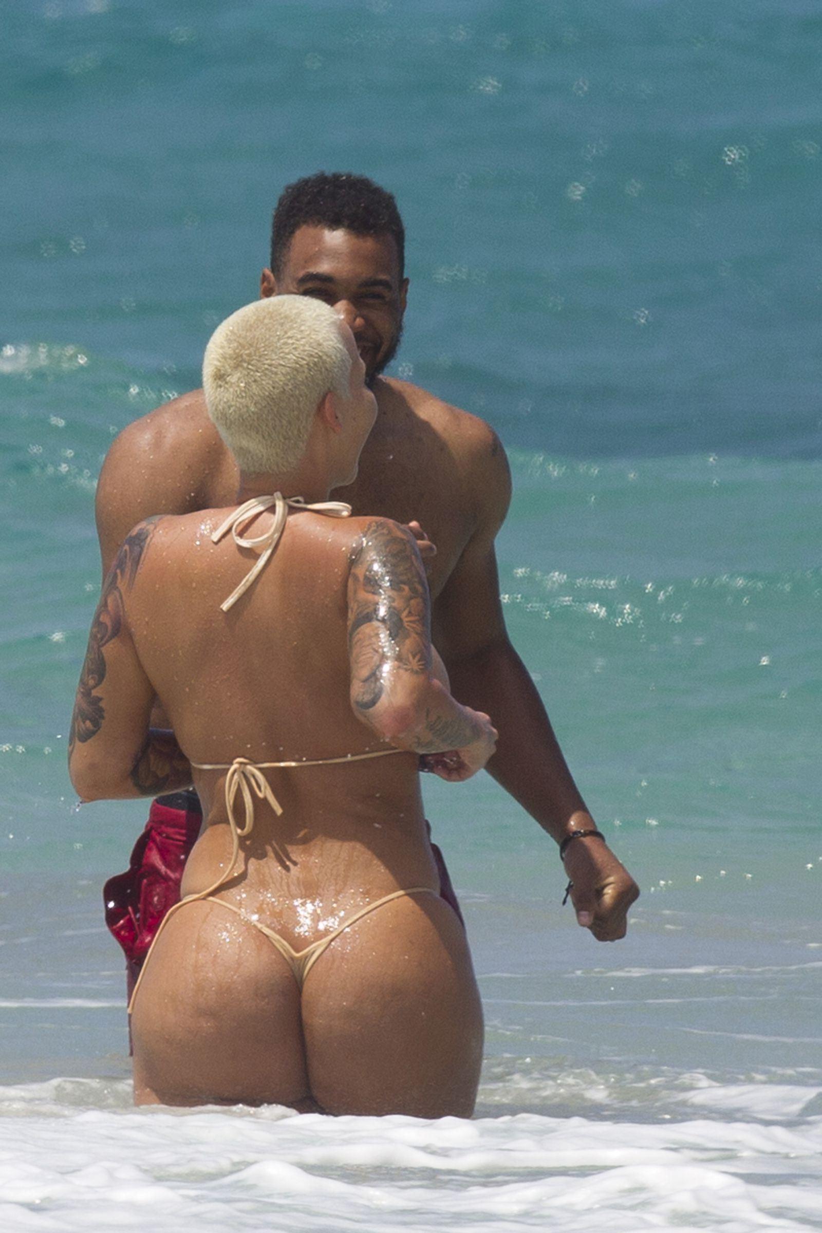 19P Amber Rose nude photos