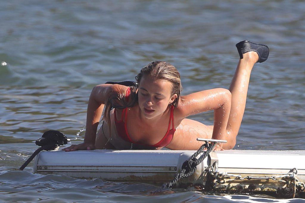 25P Amelia Windsor Nude
