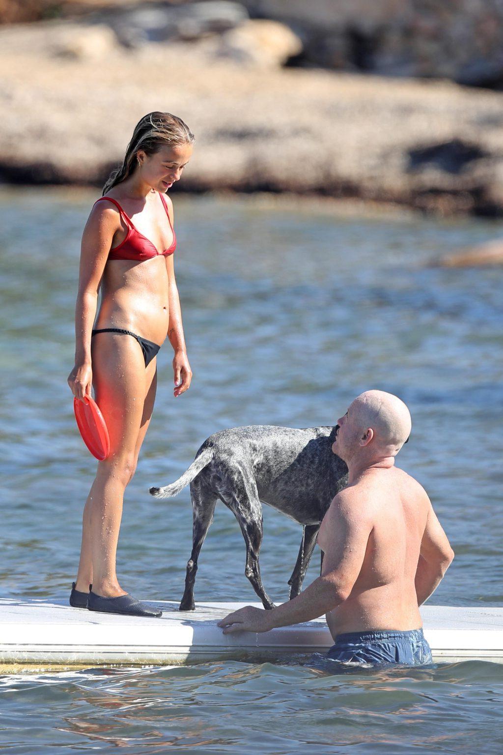 25P Amelia Windsor Nude