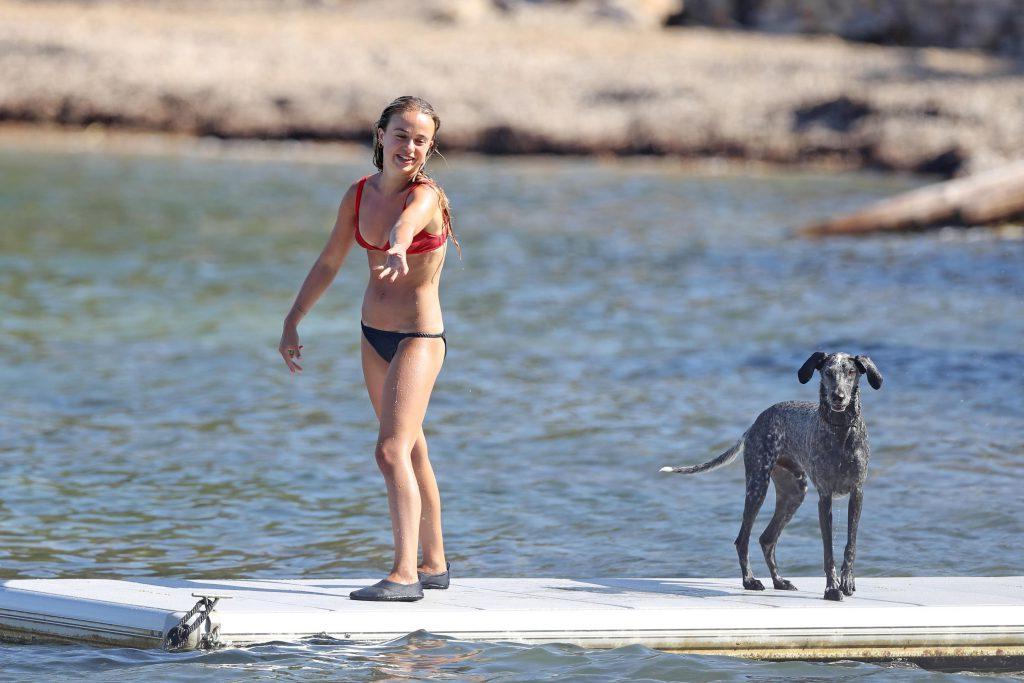 25P Amelia Windsor Nude