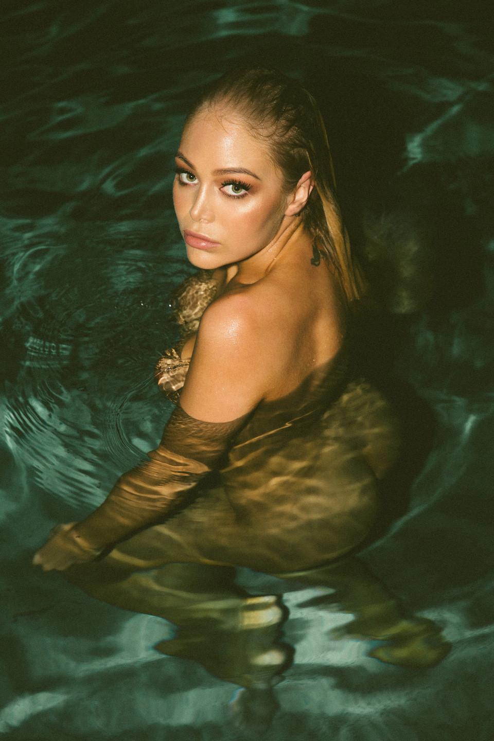 10P Nude pics of Amy-Jane Brand