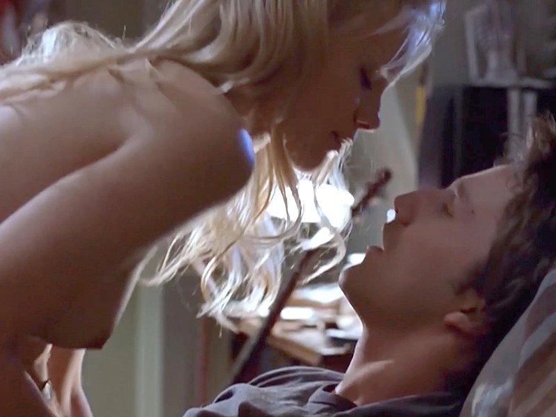 5P Nude pics of Amy Smart