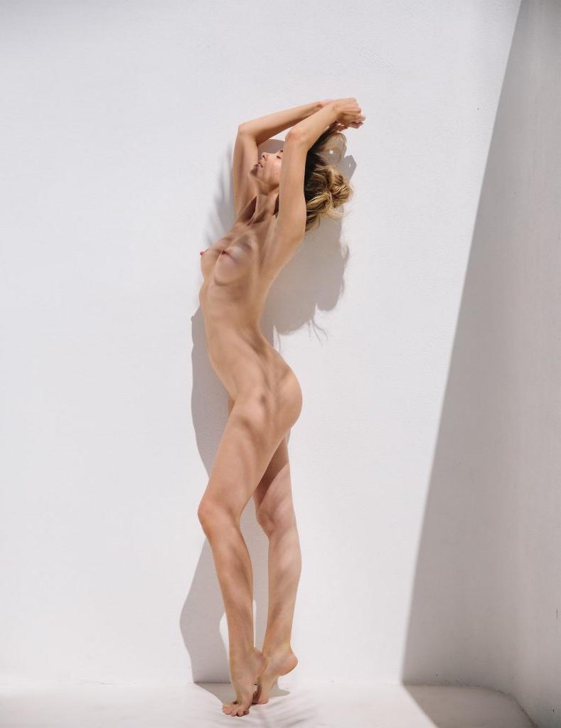 25P Anthea Page Nude