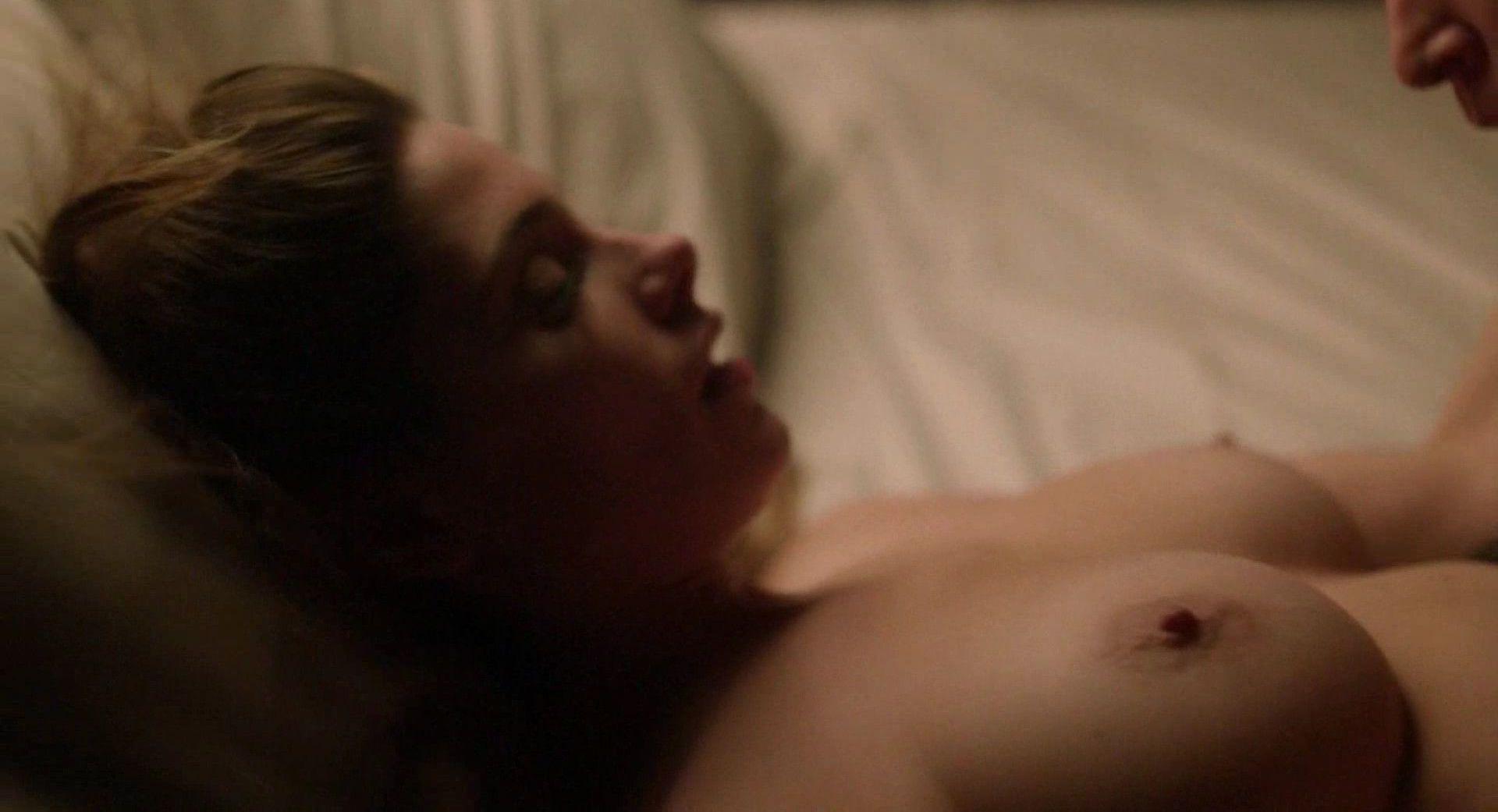 5P Ashley Greene Nude Photos