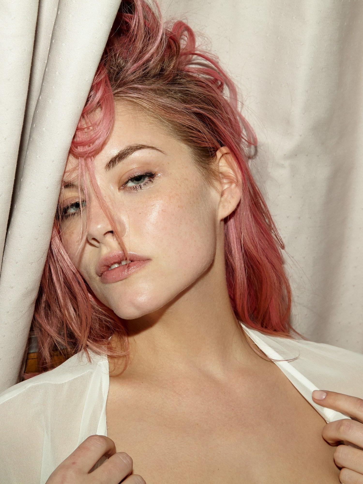 9P Ashley Smith Nude Photos