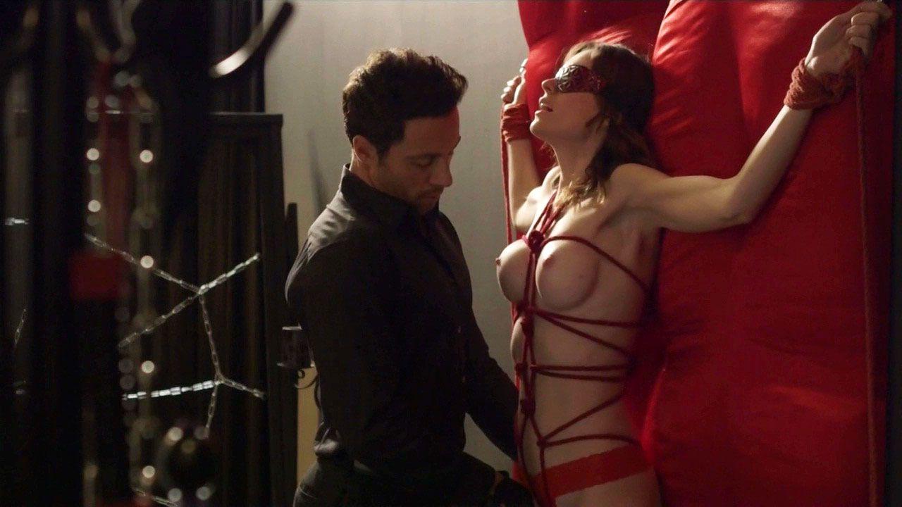 5P Ashlynn Yennie Nude Photos