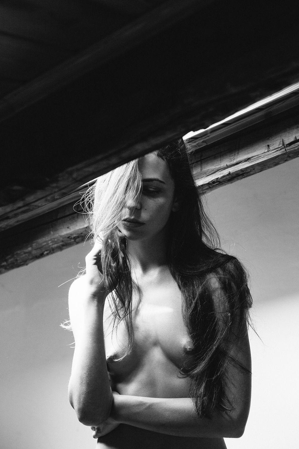 24P Nude photoset of Bianca Effy