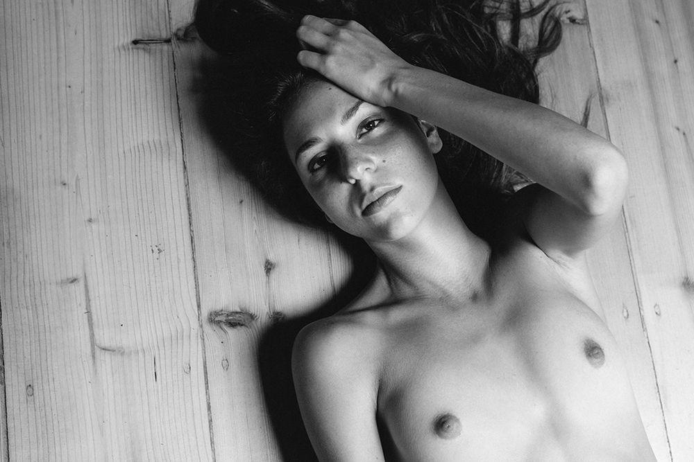 24P Nude photoset of Bianca Effy