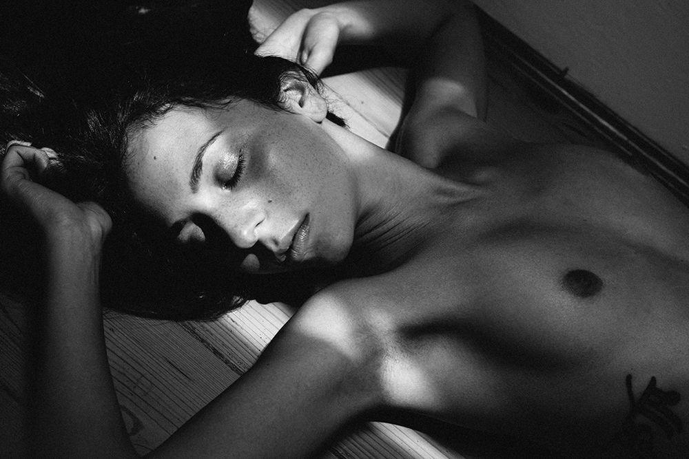 24P Nude photoset of Bianca Effy