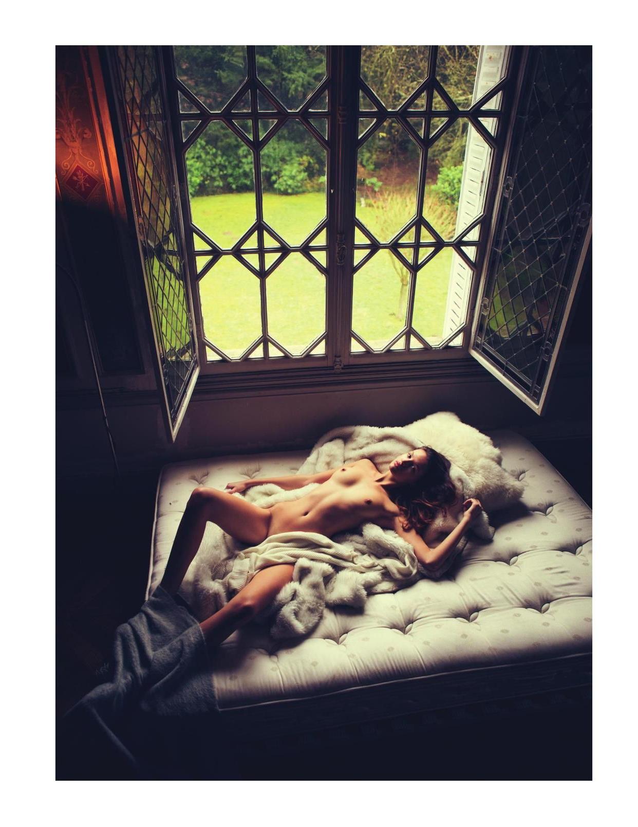 7P Bianca Mihoc Nude Photos