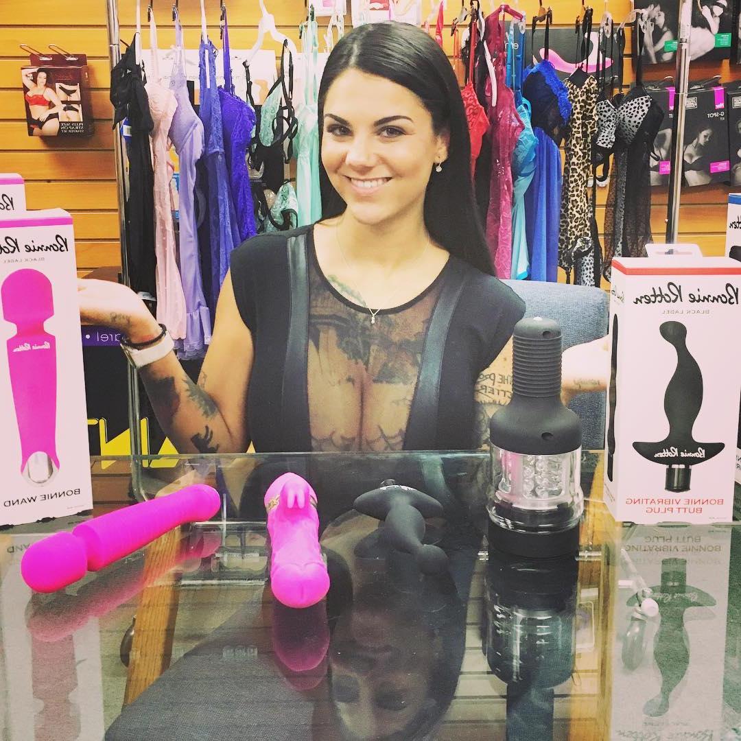 7P Bonnie Rotten Nude Photos
