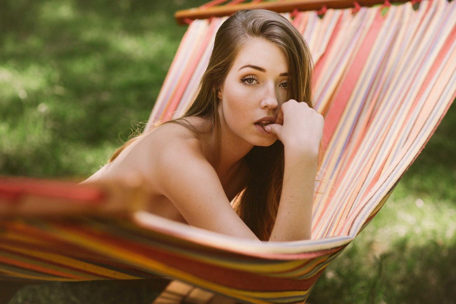 10P Briahna Gilbert Nude