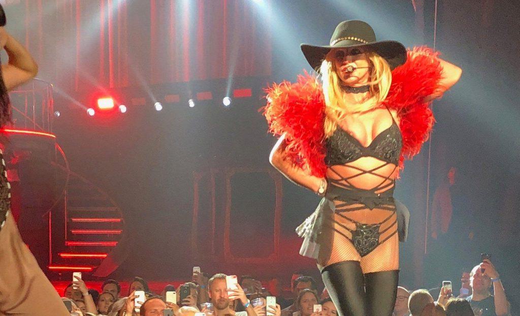 25P Britney Spears Nude