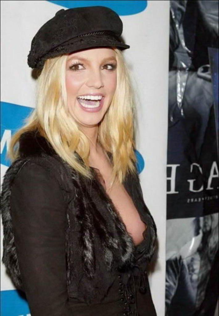 25P Britney Spears Nude