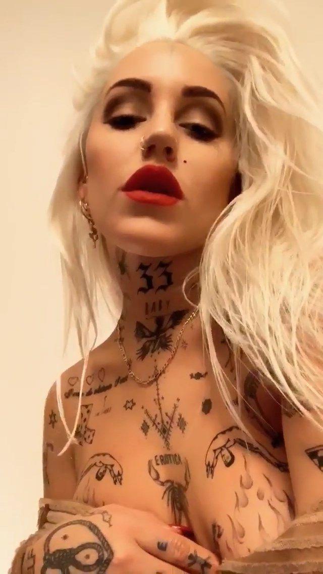 15P Brooke Candy Nude