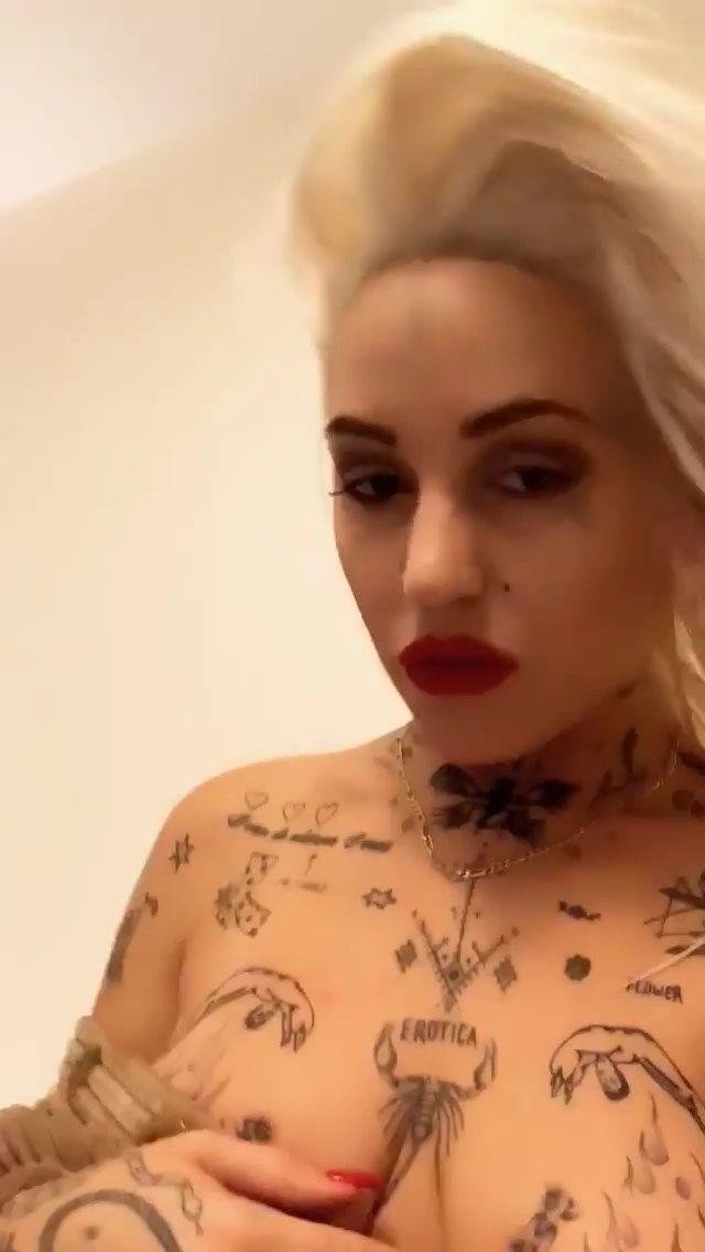 15P Brooke Candy Nude