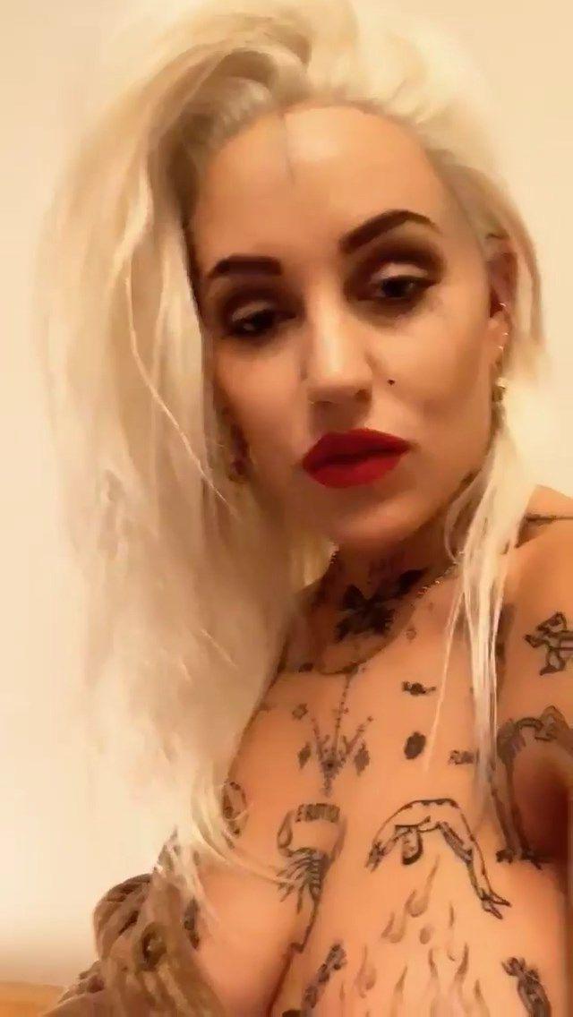 15P Brooke Candy Nude