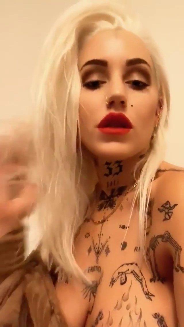 15P Brooke Candy Nude