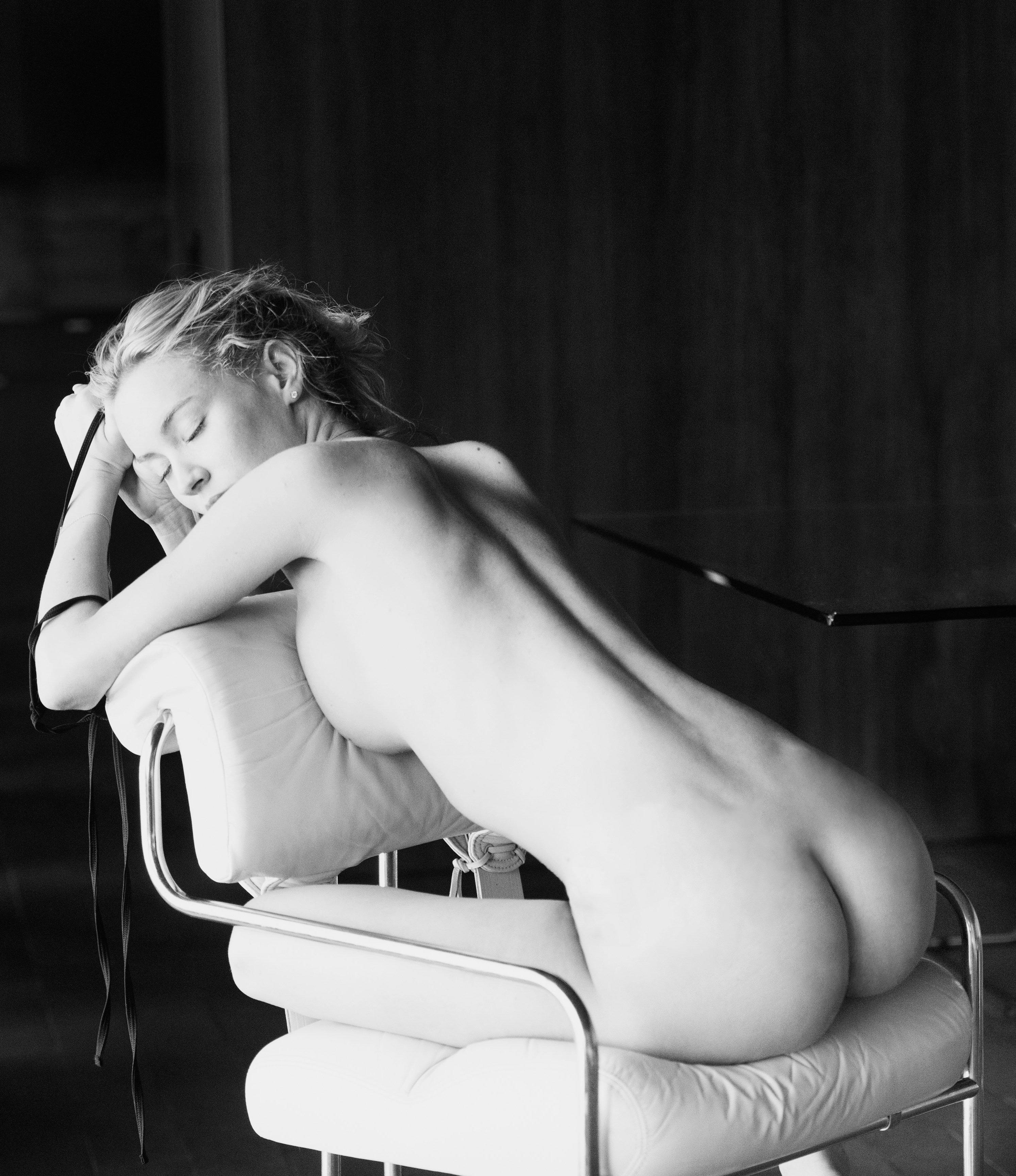 12P Nude Photos of Bryana Holly