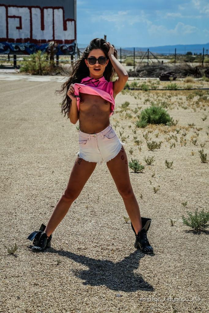 25P Cameron Canela Nude