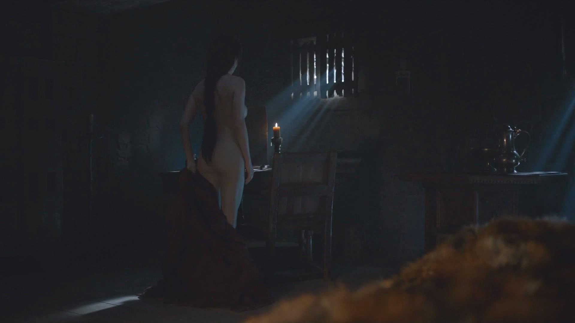4P Nude Photos of Carice van Houten