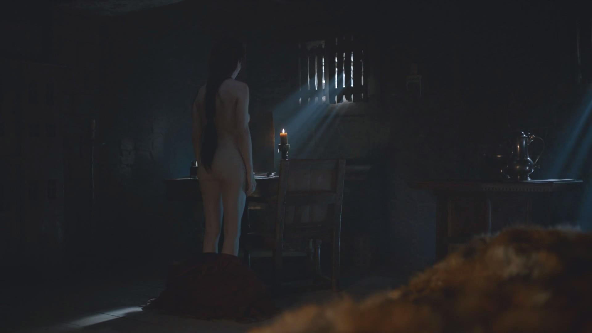 4P Nude Photos of Carice van Houten