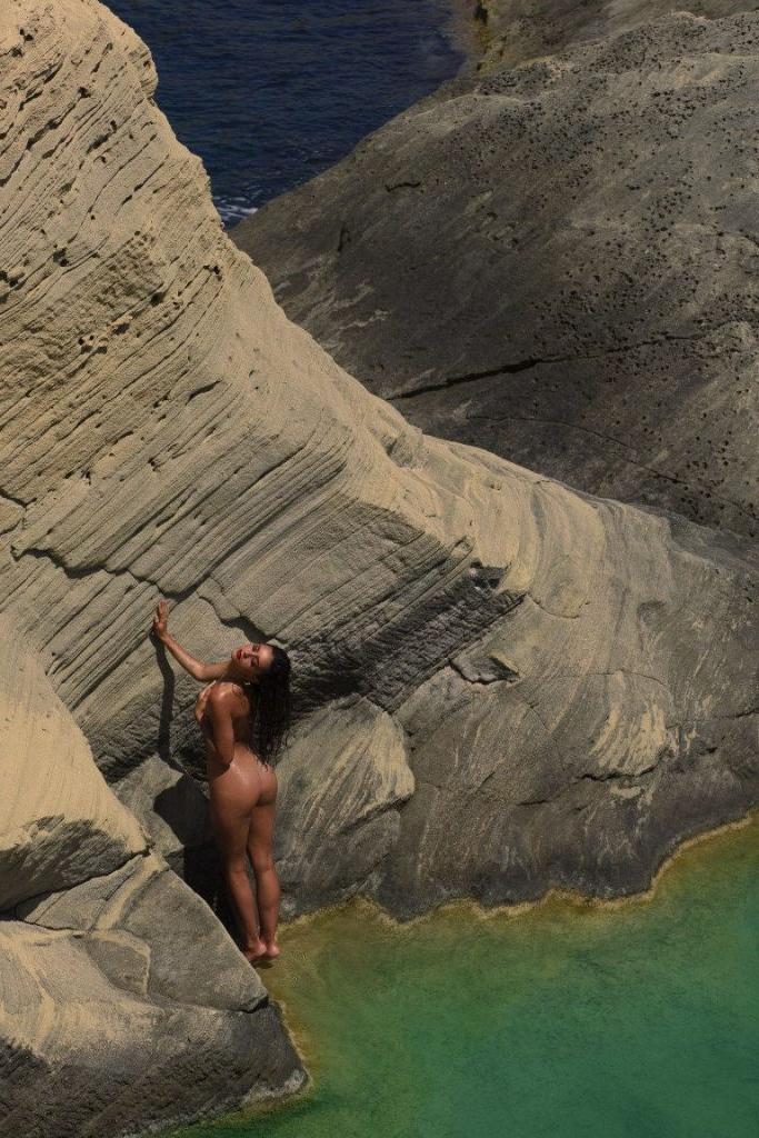 9P Carla Guetta Cohen Nude