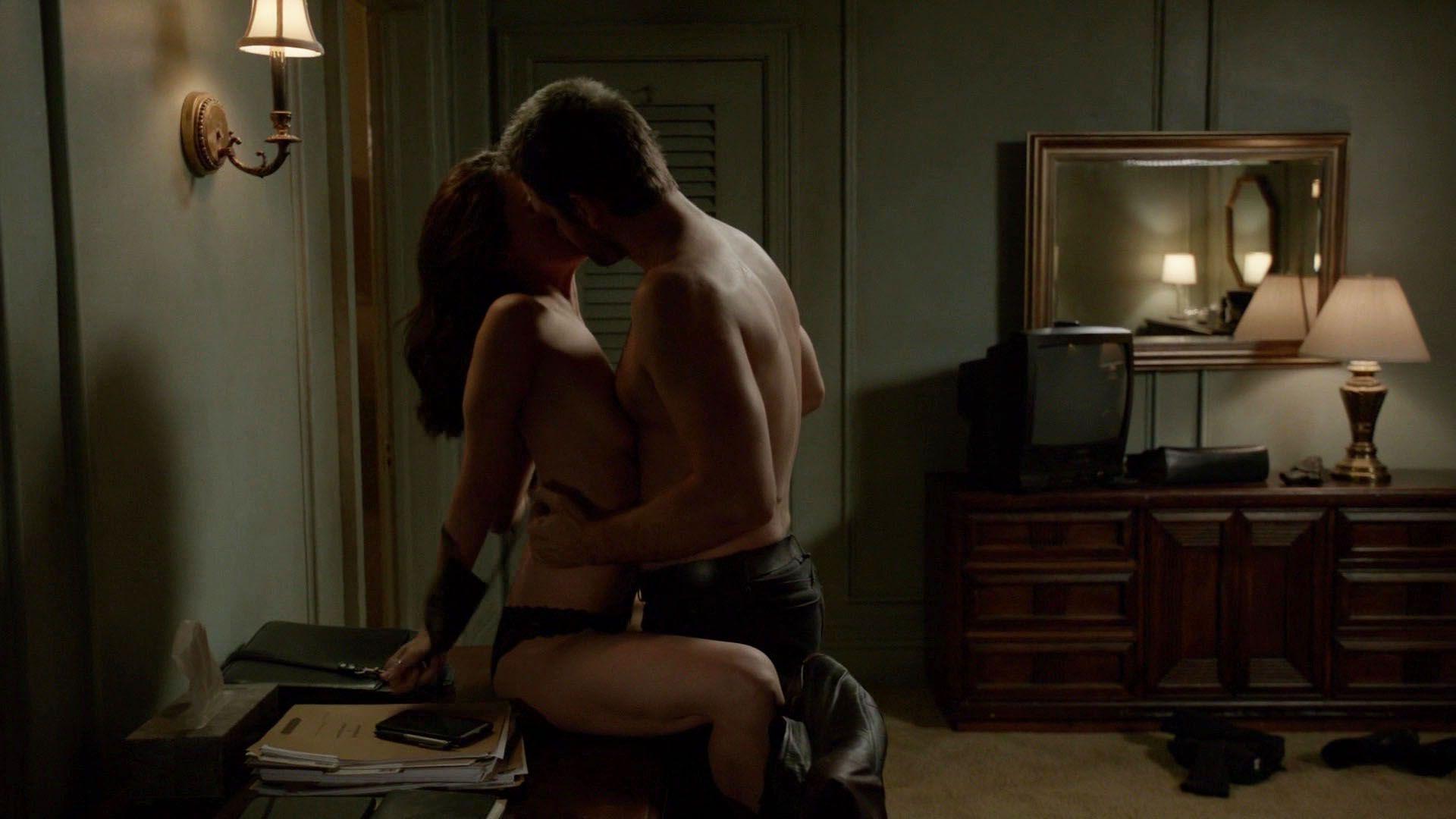 10P Nacktbilder von Eliza Dushku und Casey LaBow
