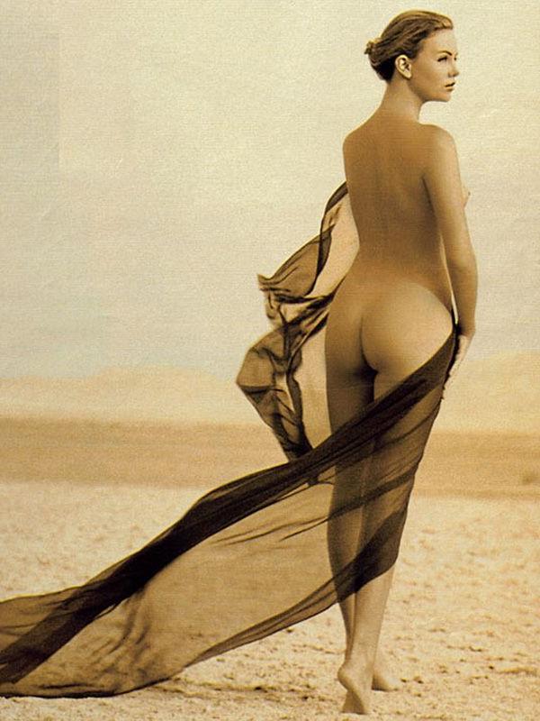 16P The Hottest Charlize Theron Nude Pictures Collection