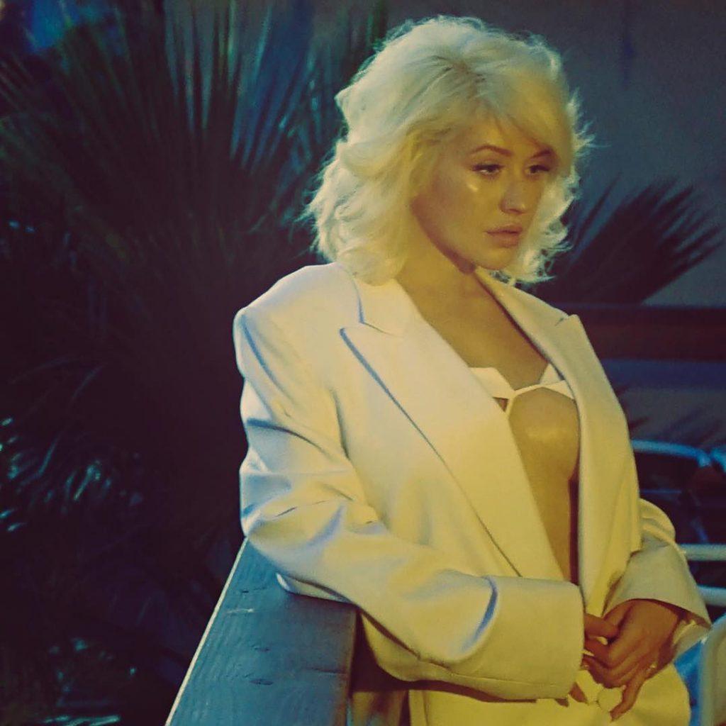 25P Christina Aguilera nackt