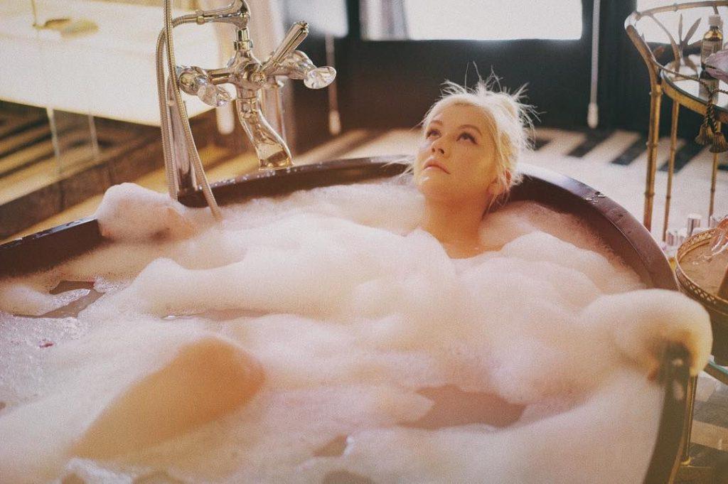 25P Christina Aguilera nackt