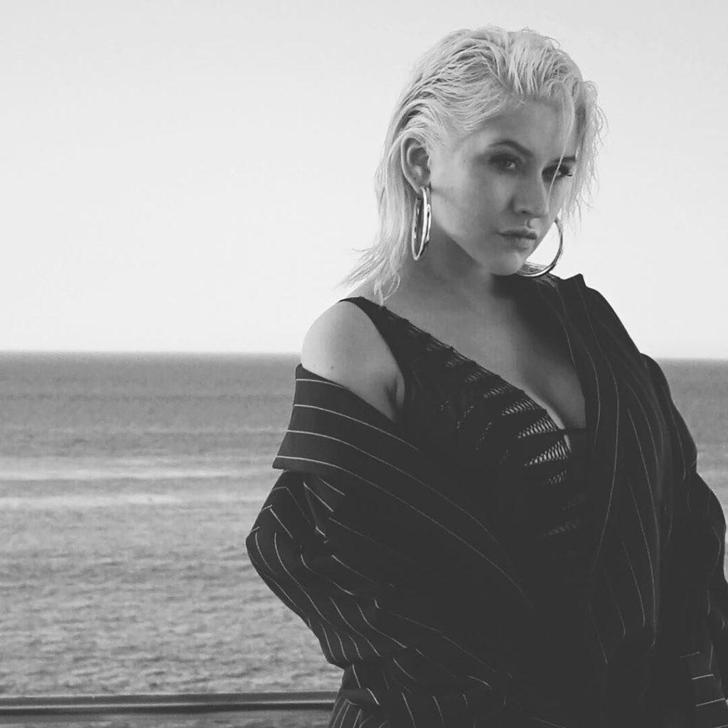 25P Christina Aguilera nackt