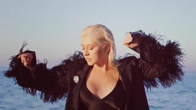 25P Christina Aguilera nackt