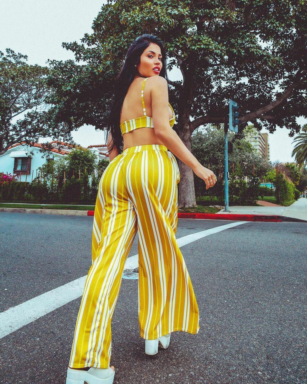 25P Claudia Alende Nude