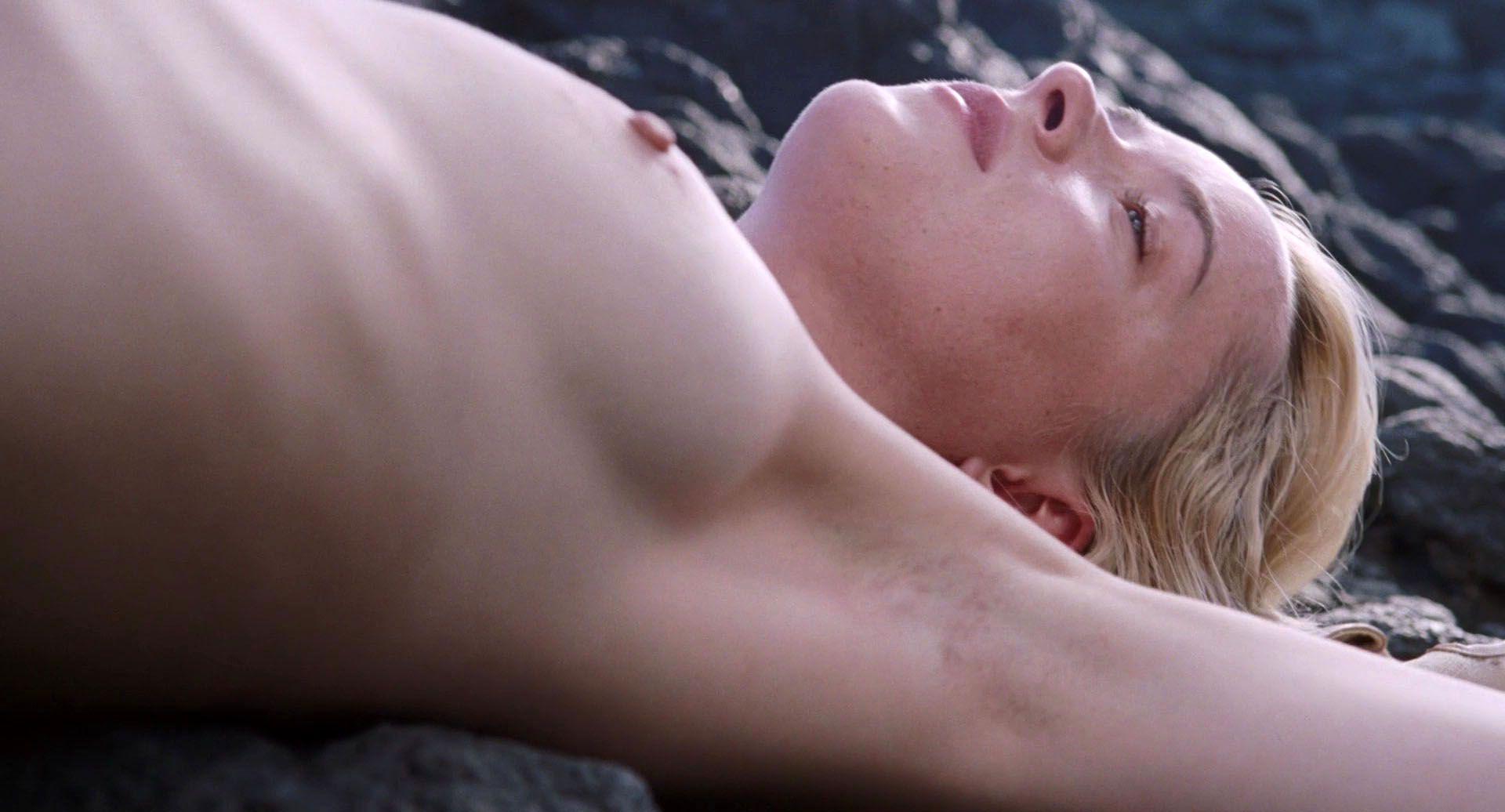 5P Dakota Johnson Nude Pics