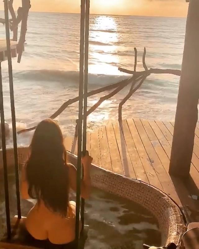 4P Demi Rose Nude