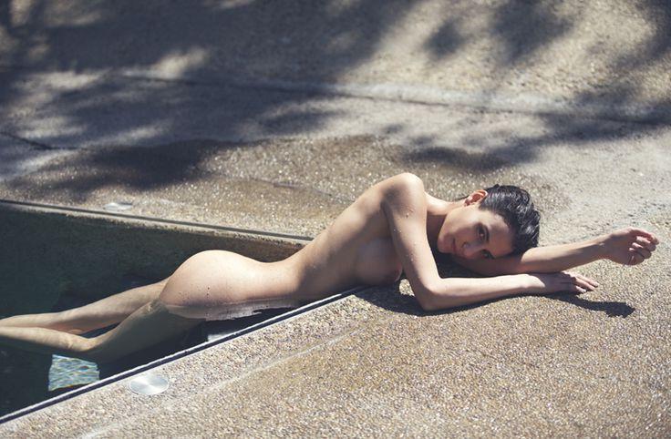 10P Elisa Meliani Nude Photos
