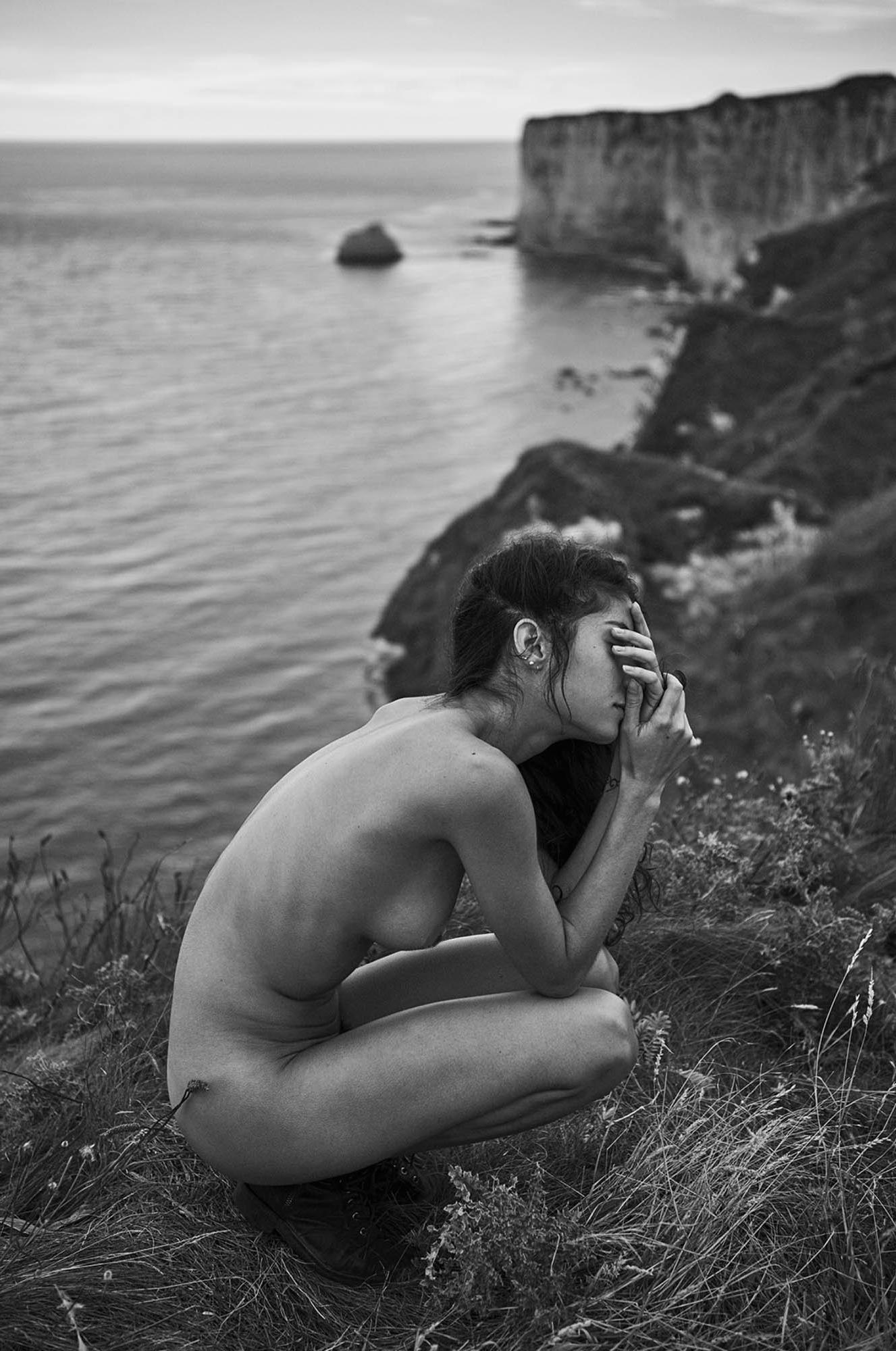 14P Emilie Payet Nude