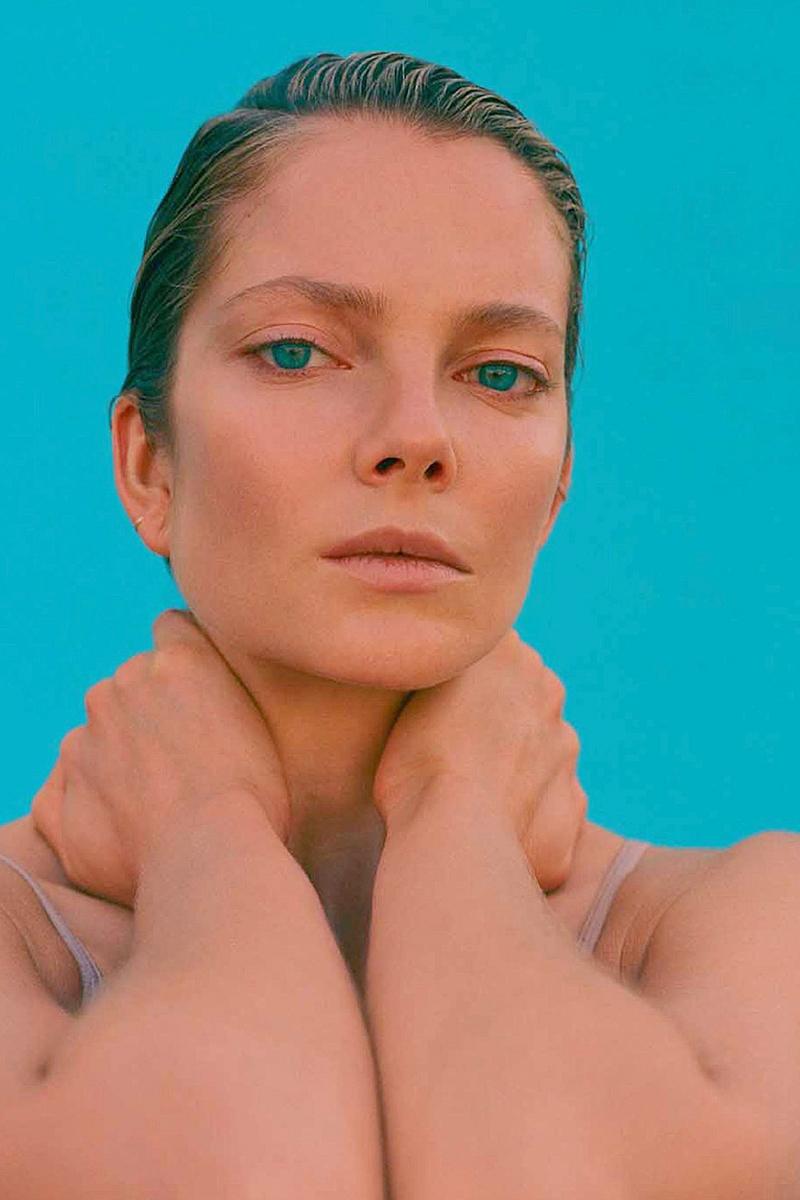 8P Nude photos of Eniko Mihalik