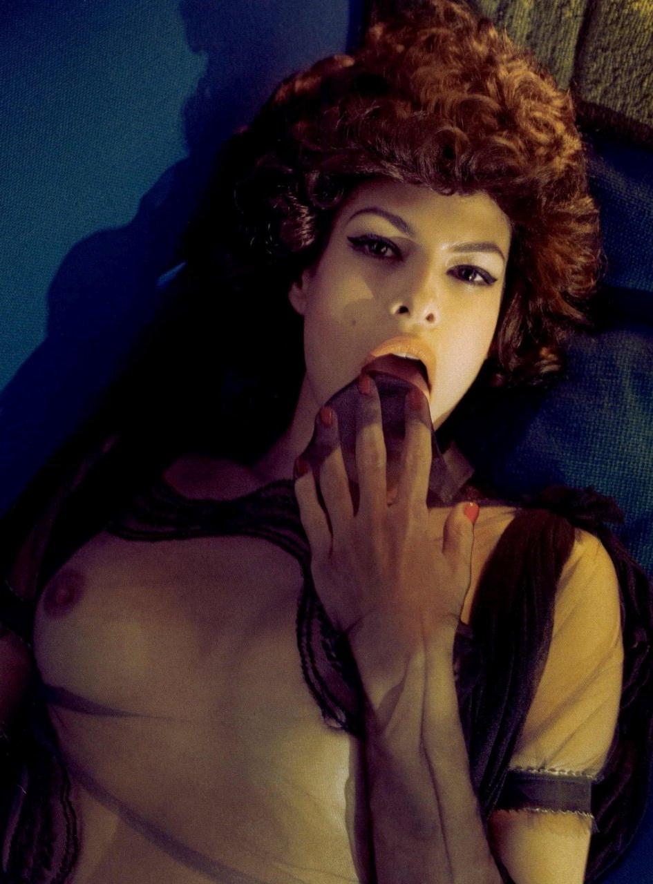 7P Nude pics of Eva Mendes