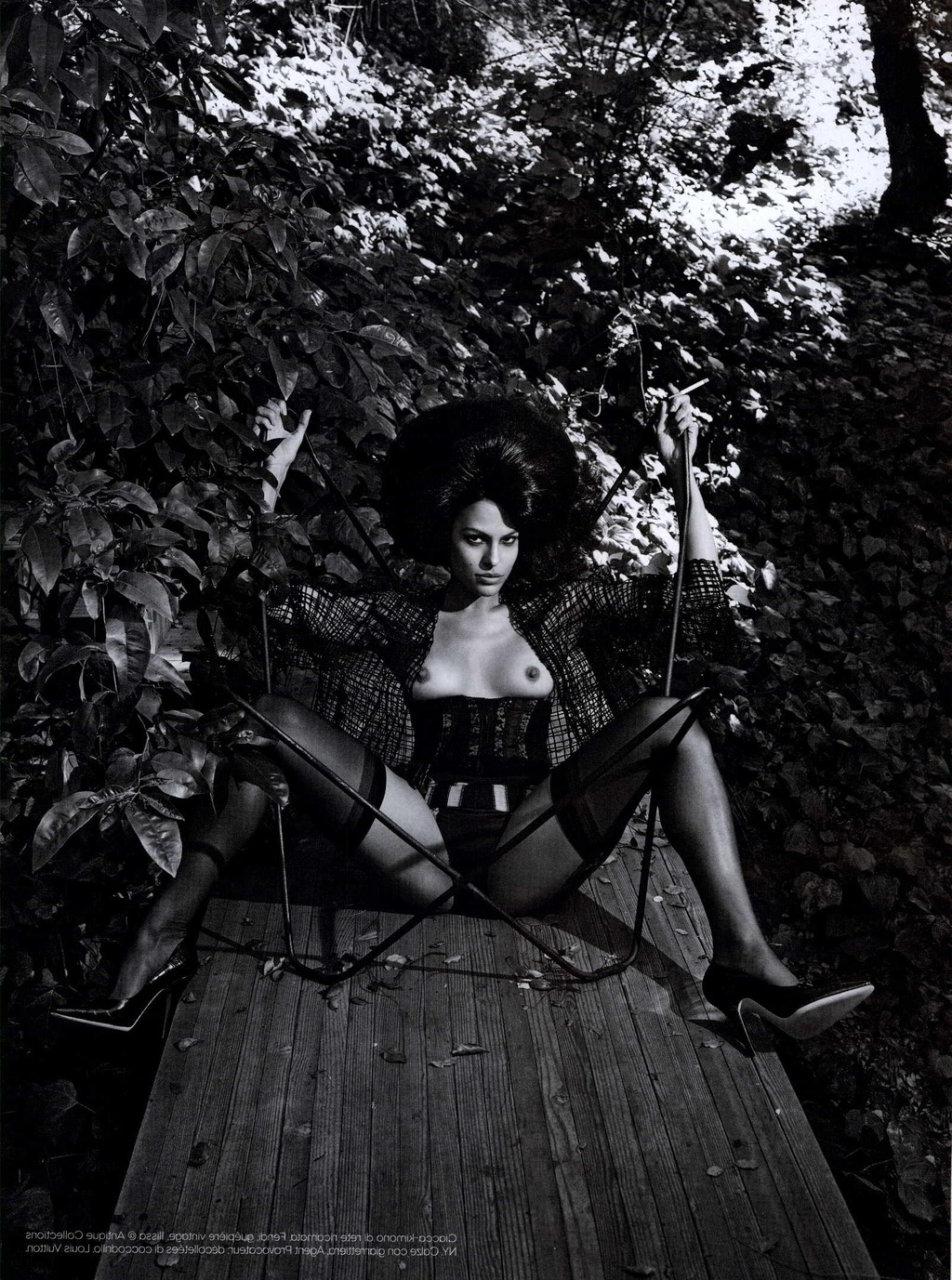 7P Nude pics of Eva Mendes