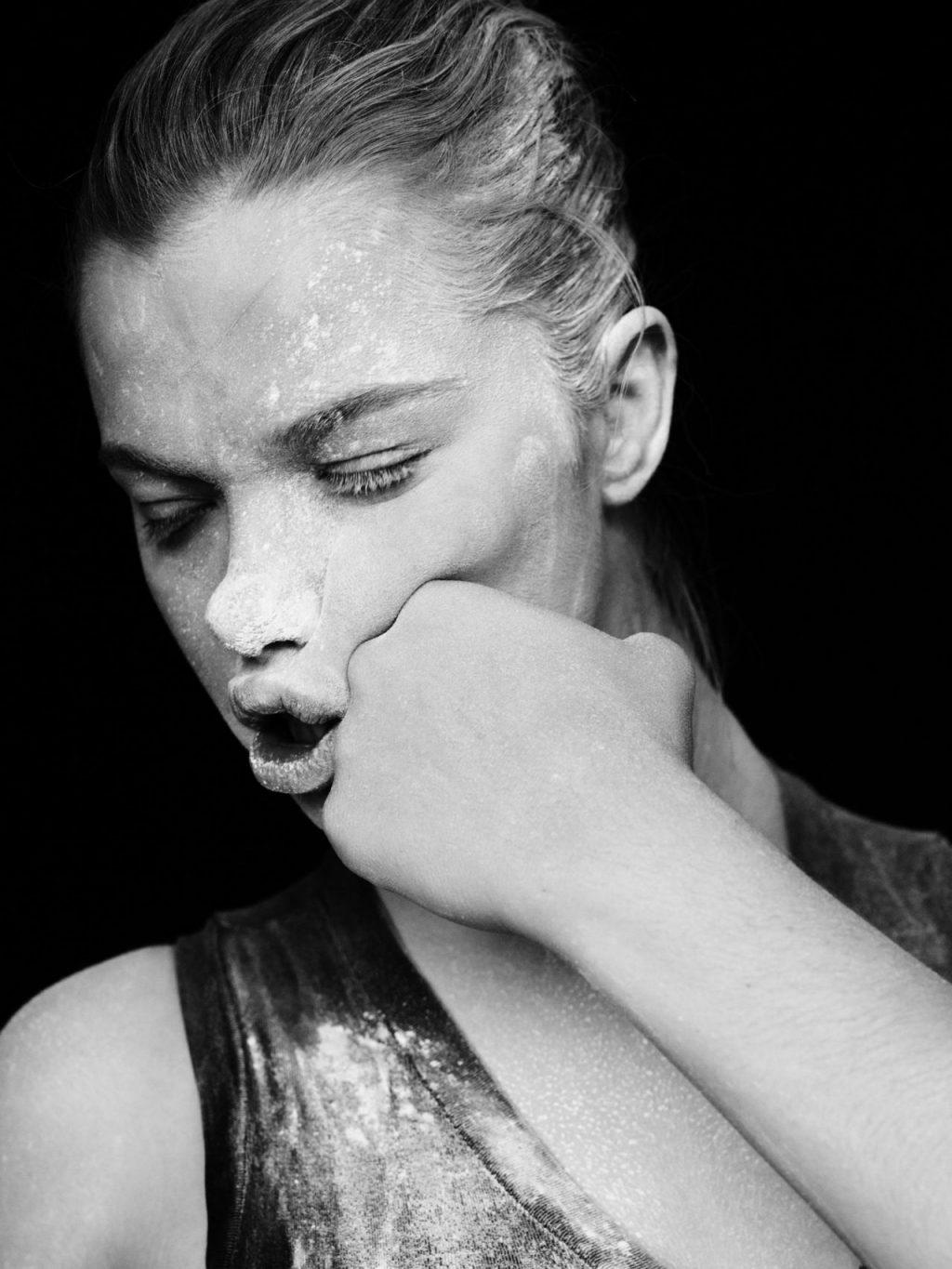 25P Hailey Clauson Nude