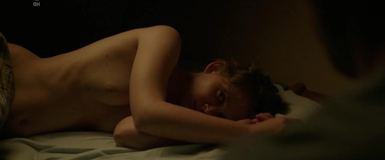 10P Hannah Herzsprung Nude