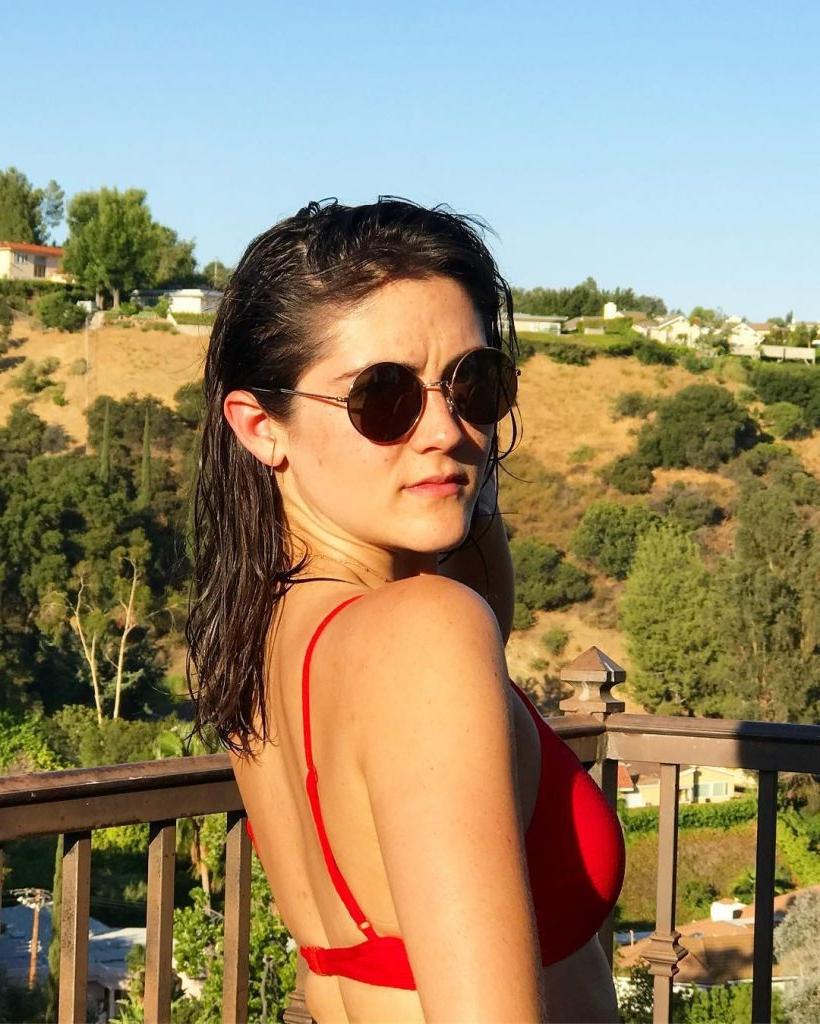 18P Isabelle Fuhrman Nude