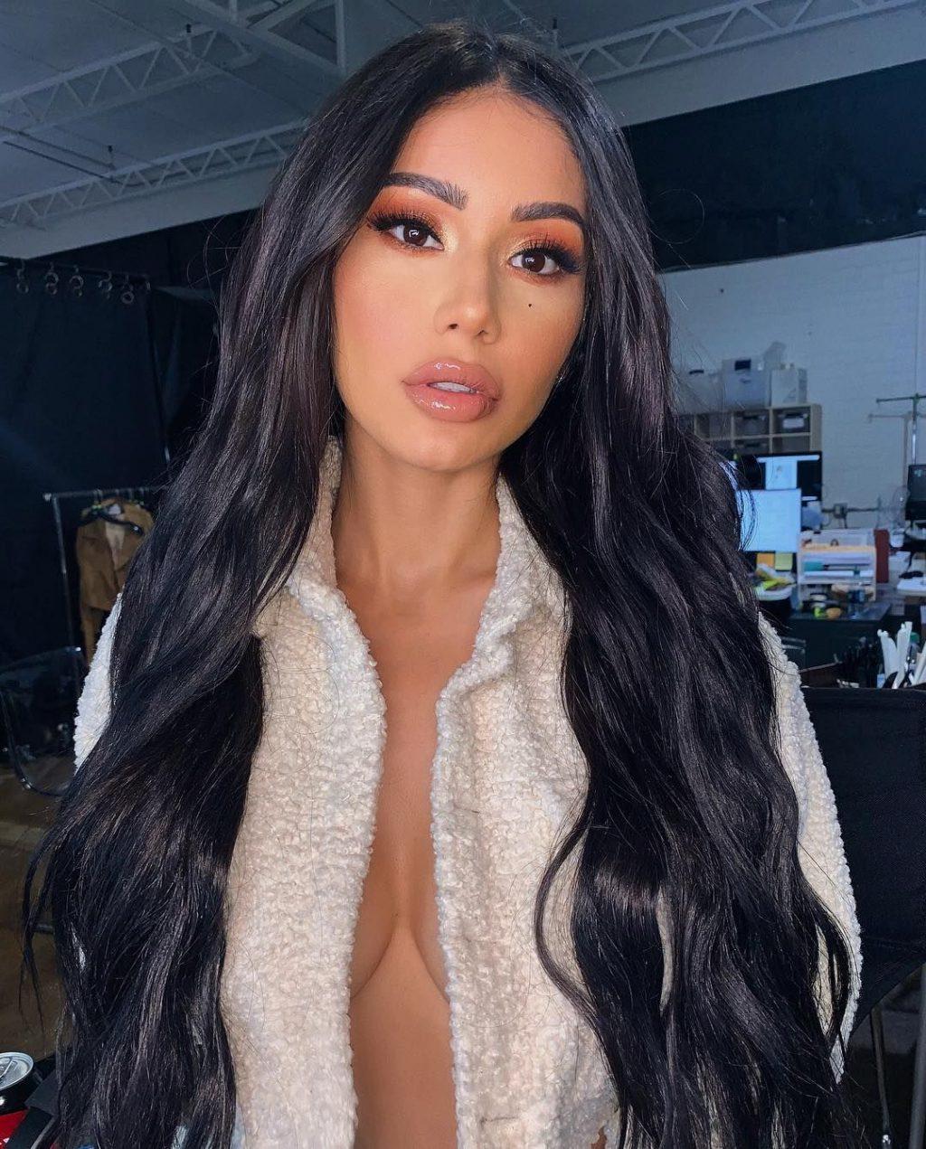 25P Janet Guzman Nude