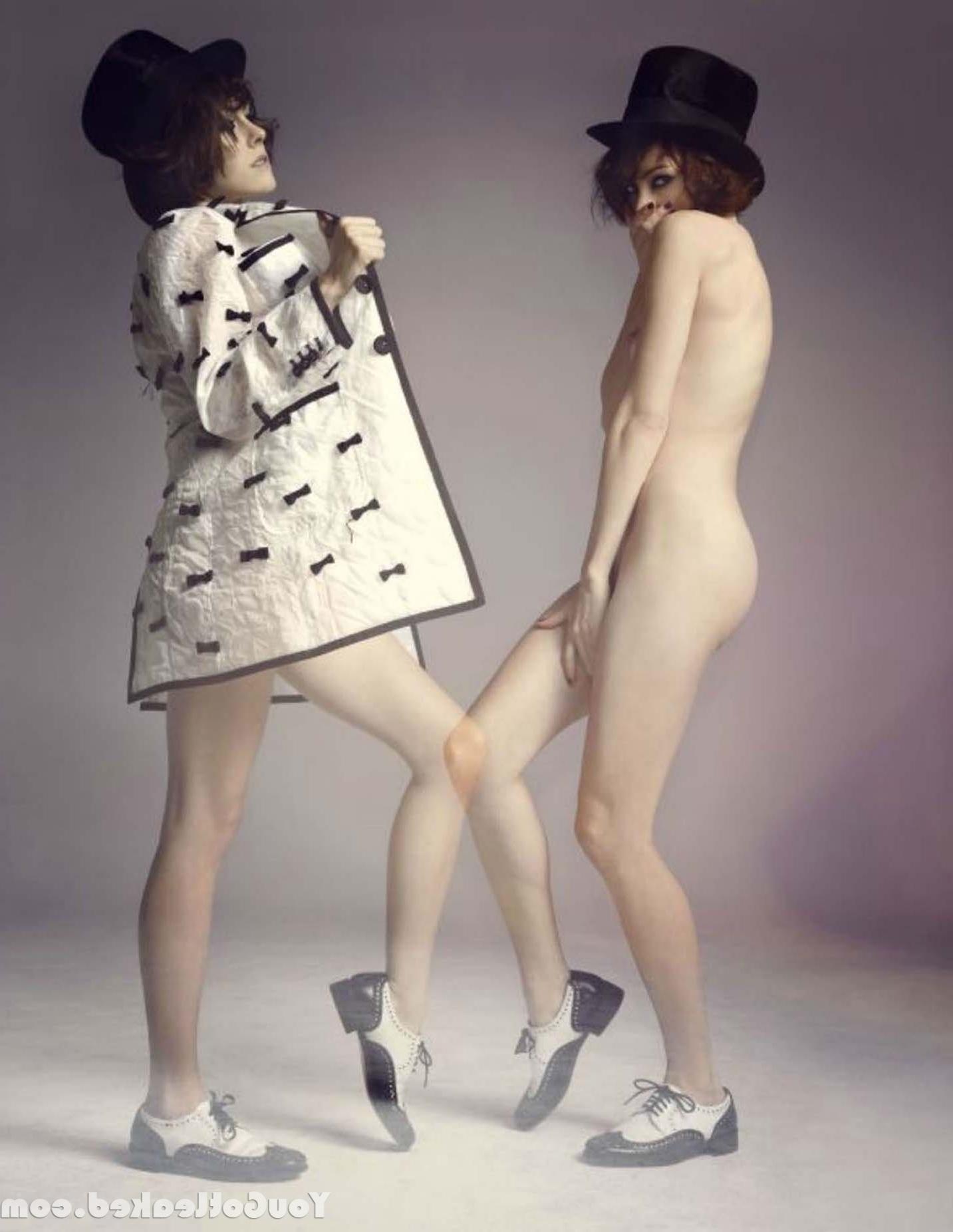 10P Nude photoset of Jena Malone