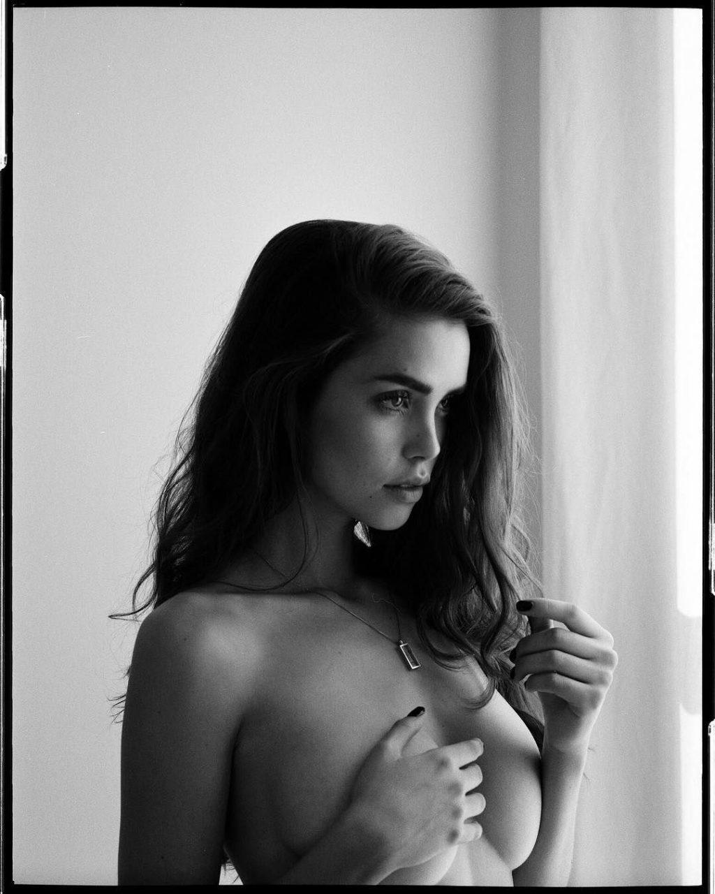 25P Jessica Buch Nude
