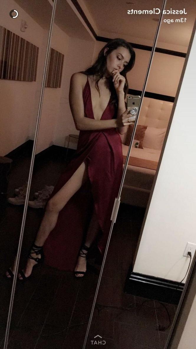 5P Nude Photos of Jessica Clements