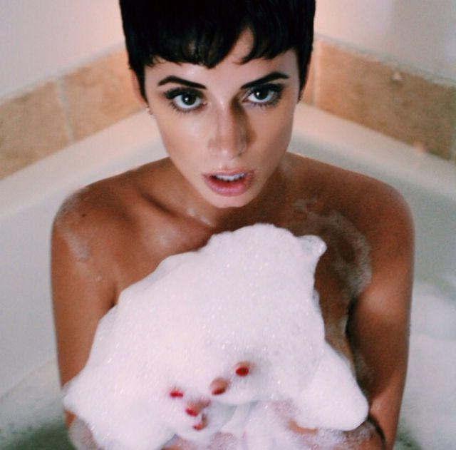 7P Nude Photos of Julz Goddard